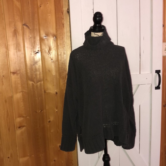 Aerie Turtleneck Sweater - Picture 1 of 8